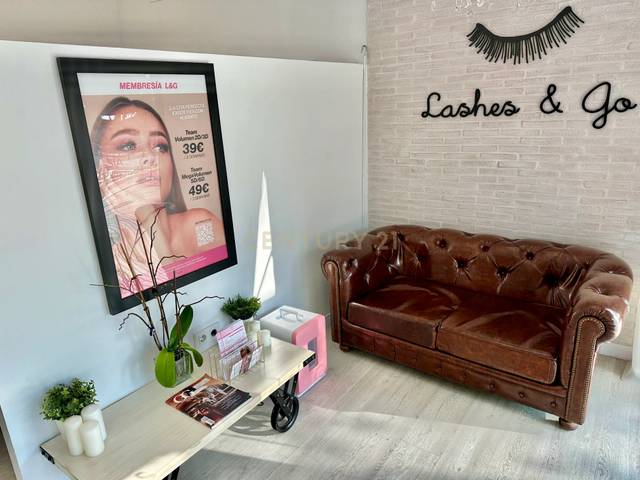 Local comercial en Alquiler en Isabel de Farnesio, 25 en Sector S