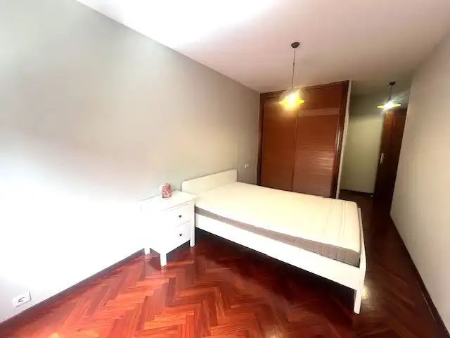 Schlafzimmer von Wohnung zur Miete in A Coruña Capital  mit Heizung, Parkett und Terrasse