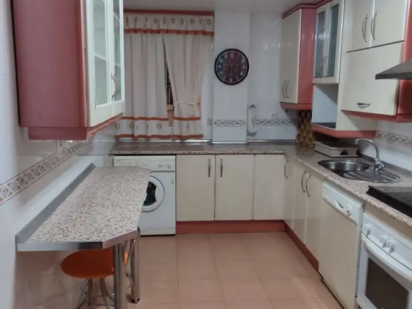 Cuina de Pis de lloguer en Rincón de la Victoria amb Terrassa, Forn i Microones