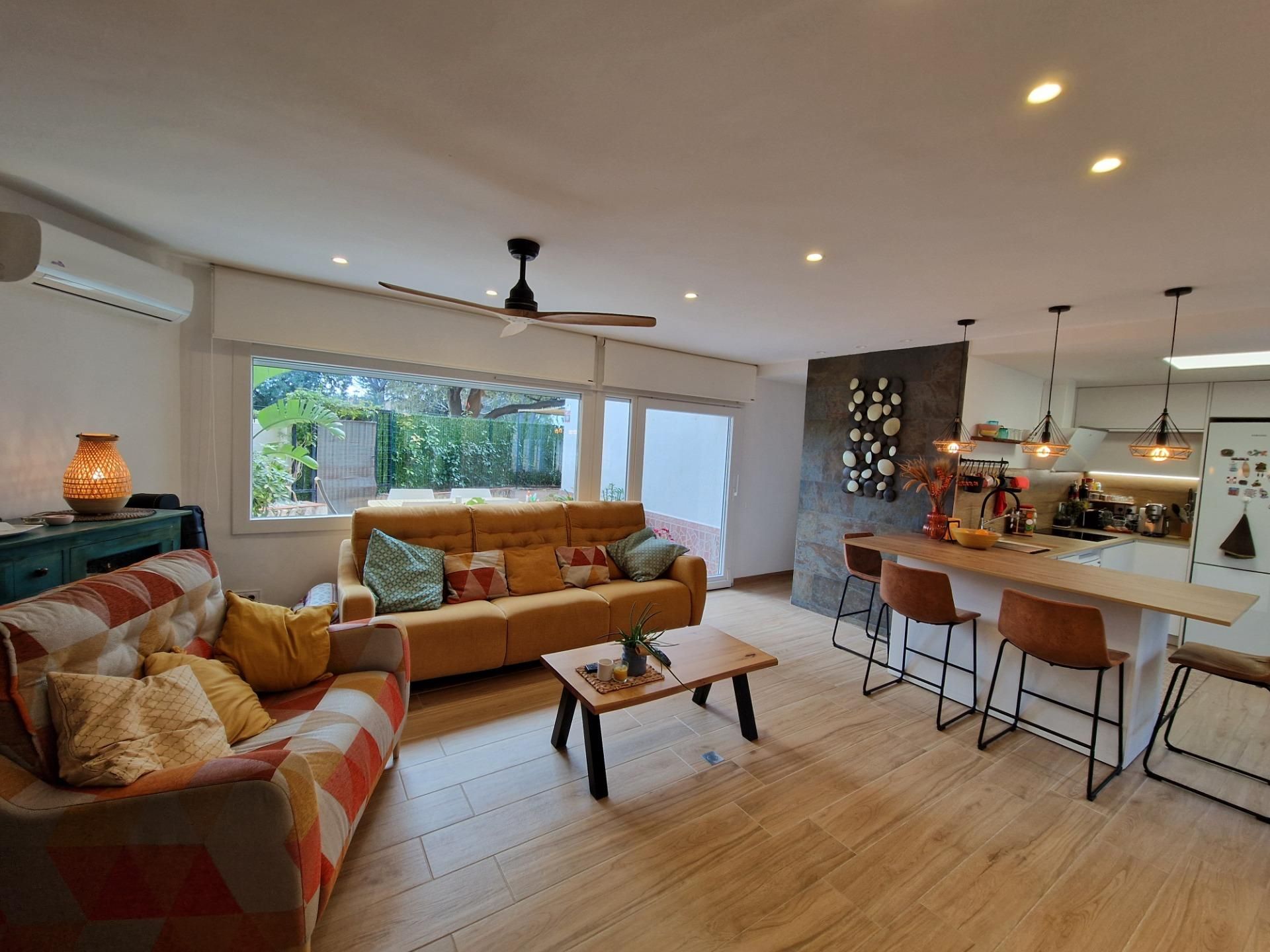 Living room of Apartment for sale in Vandellòs i l'Hospitalet de l'Infant  with Air Conditioner, Heating and Private garden