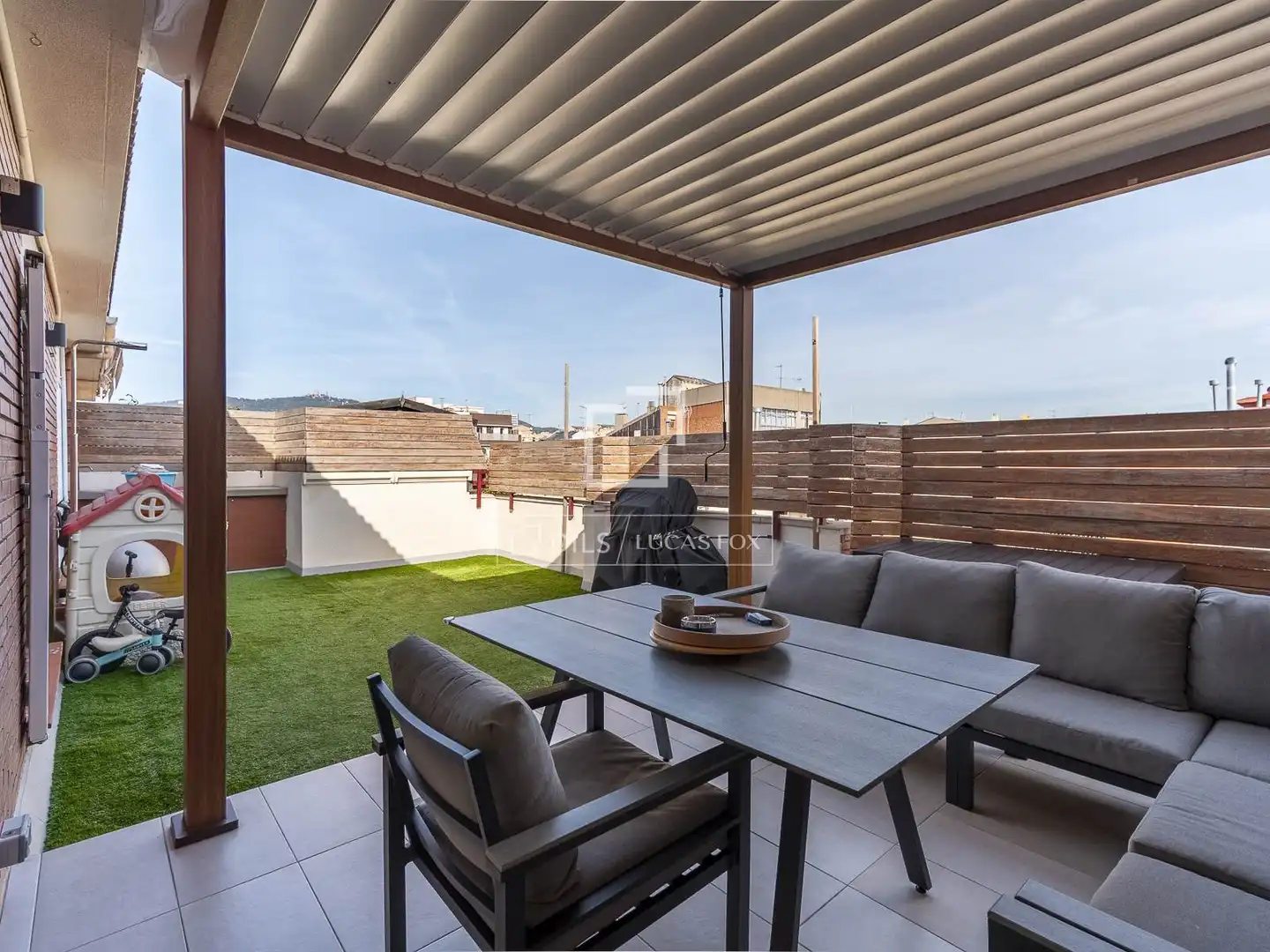 Terrasse von Dachboden zum Verkauf in Barcelona mit Klimaanlage, Heizung und Terrasse