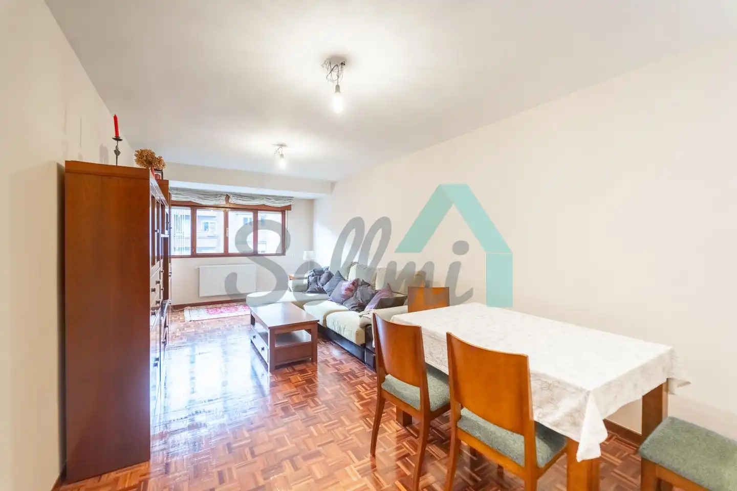 Sala de estar de Piso de alquiler en Oviedo  con Calefacción, Parquet y Terraza