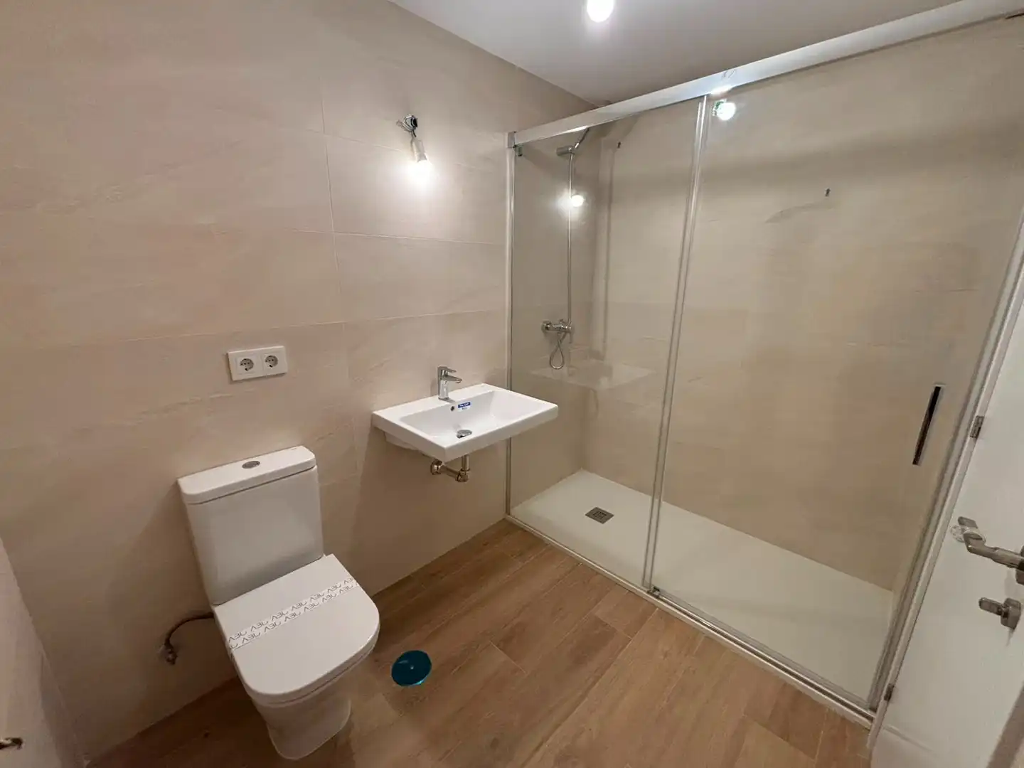Bany de Dúplex en venda en Zahara de los Atunes amb Aire condicionat i Terrassa