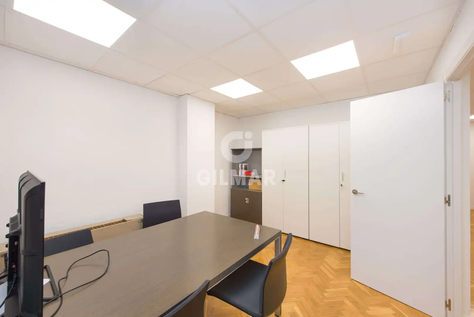 Büro zum Verkauf in Madrid mit Heizung