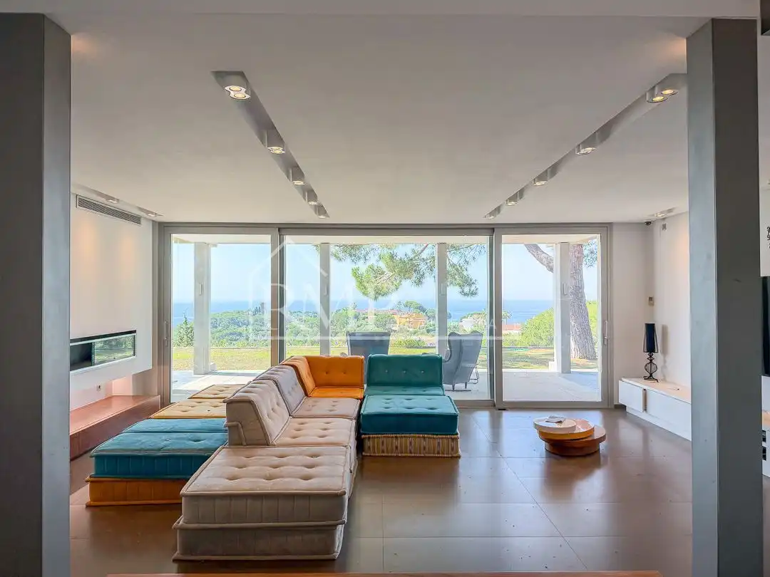 Sala de estar de Casa o chalet en venta en Arenys de Mar con Aire acondicionado, Calefacción y Jardín privado