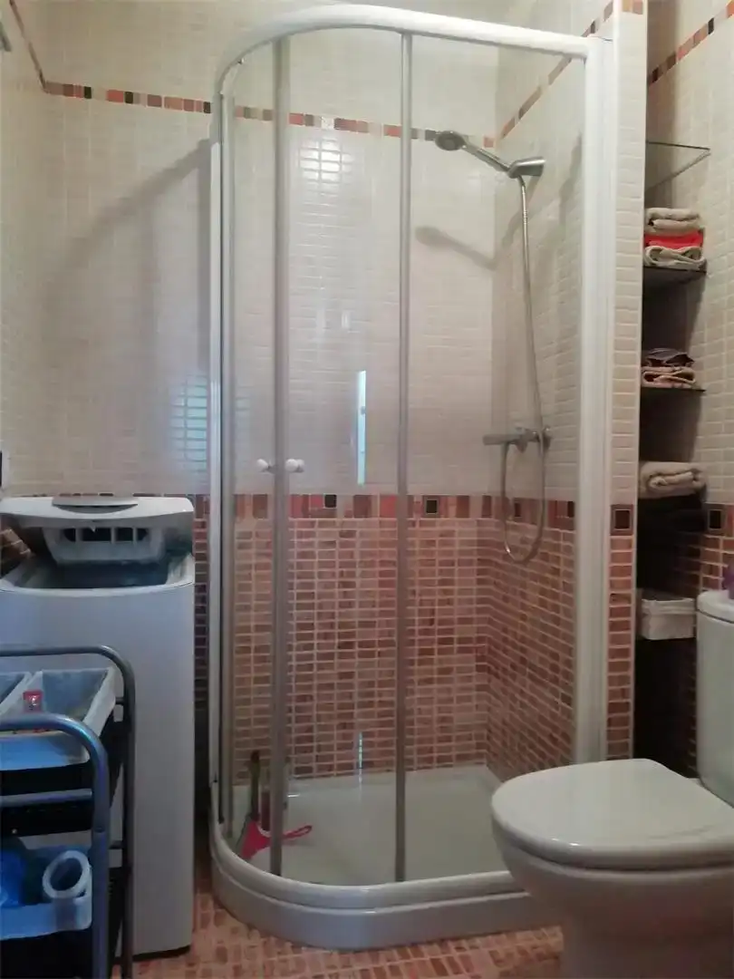 Bany de Pis en venda en Quintanar de la Sierra amb Parquet, Moblat i Forn