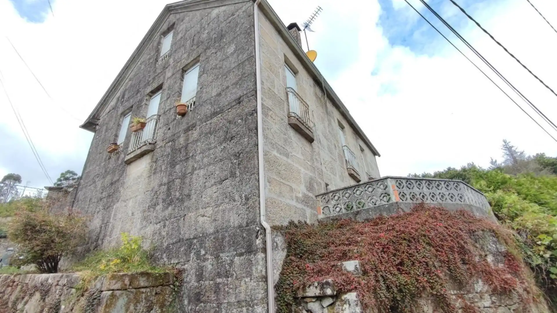 Vista exterior de Casa o xalet en venda en Pazos de Borbén amb Calefacció, Jardí privat i Terrassa