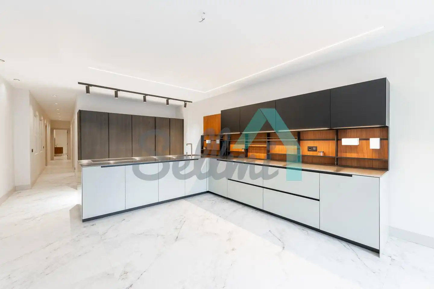Cocina de Piso en venta en Oviedo  con Calefacción, Trastero y Balcón