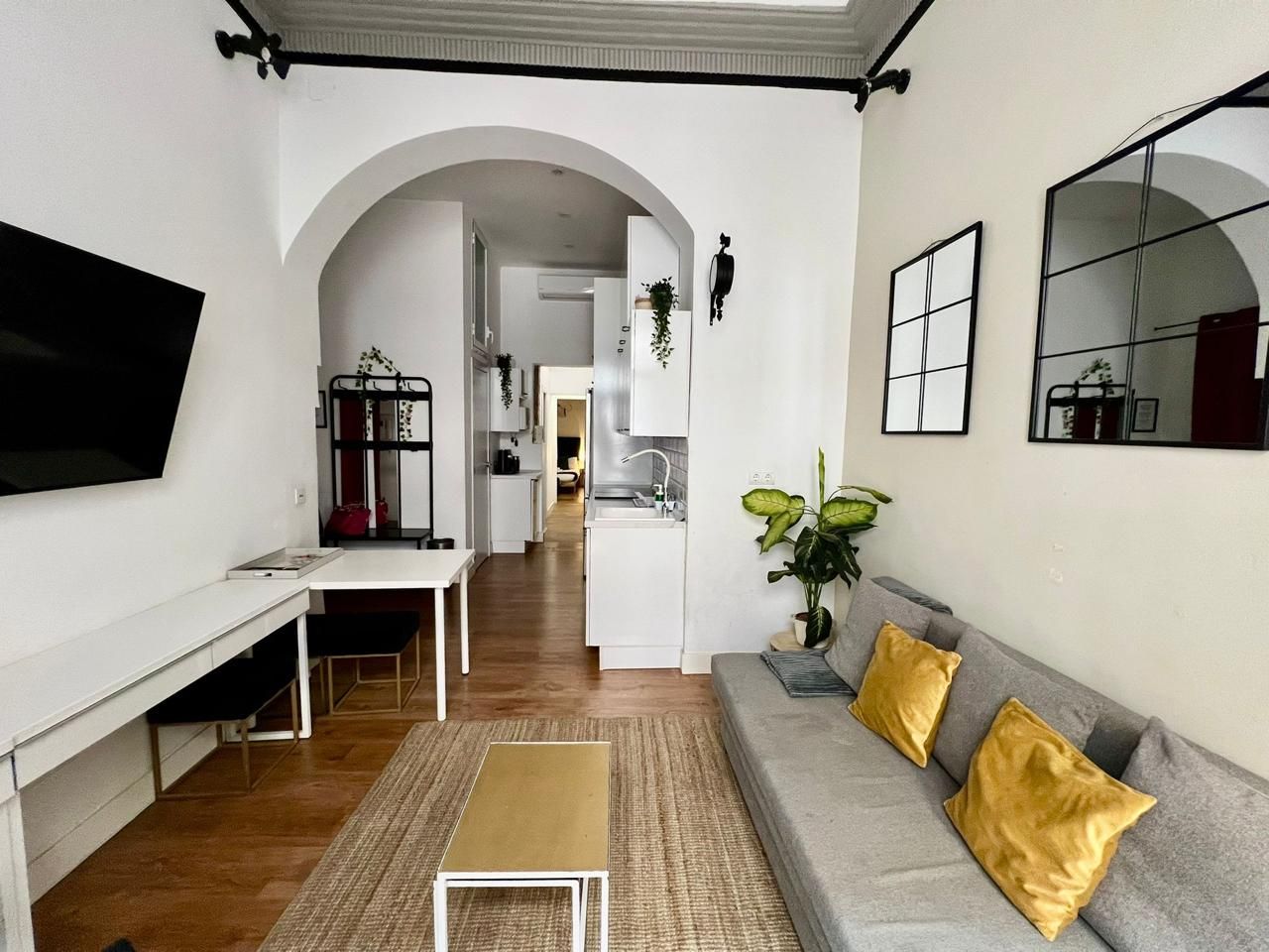 Living room of Planta baja for sale in  Madrid Capital  with Air Conditioner, Terrace and Furnished