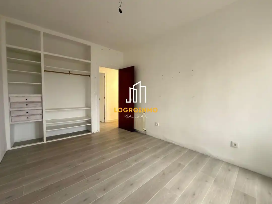 Bedroom of Houses for sale in Tricio  with Heating, Private garden and Parquet flooring