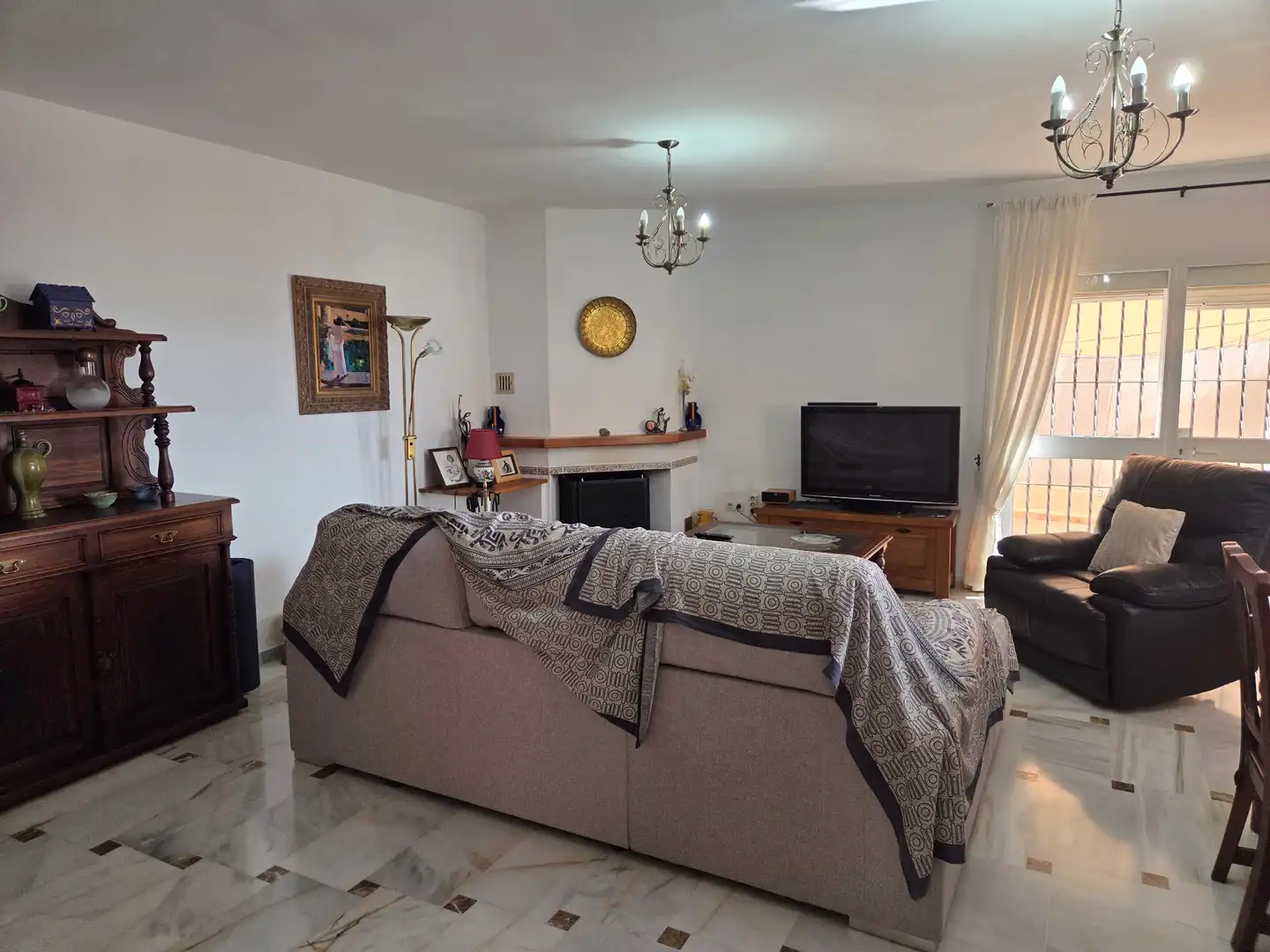 Living room of Houses for sale in Málaga  with Air Conditioner, Private garden and Terrace
