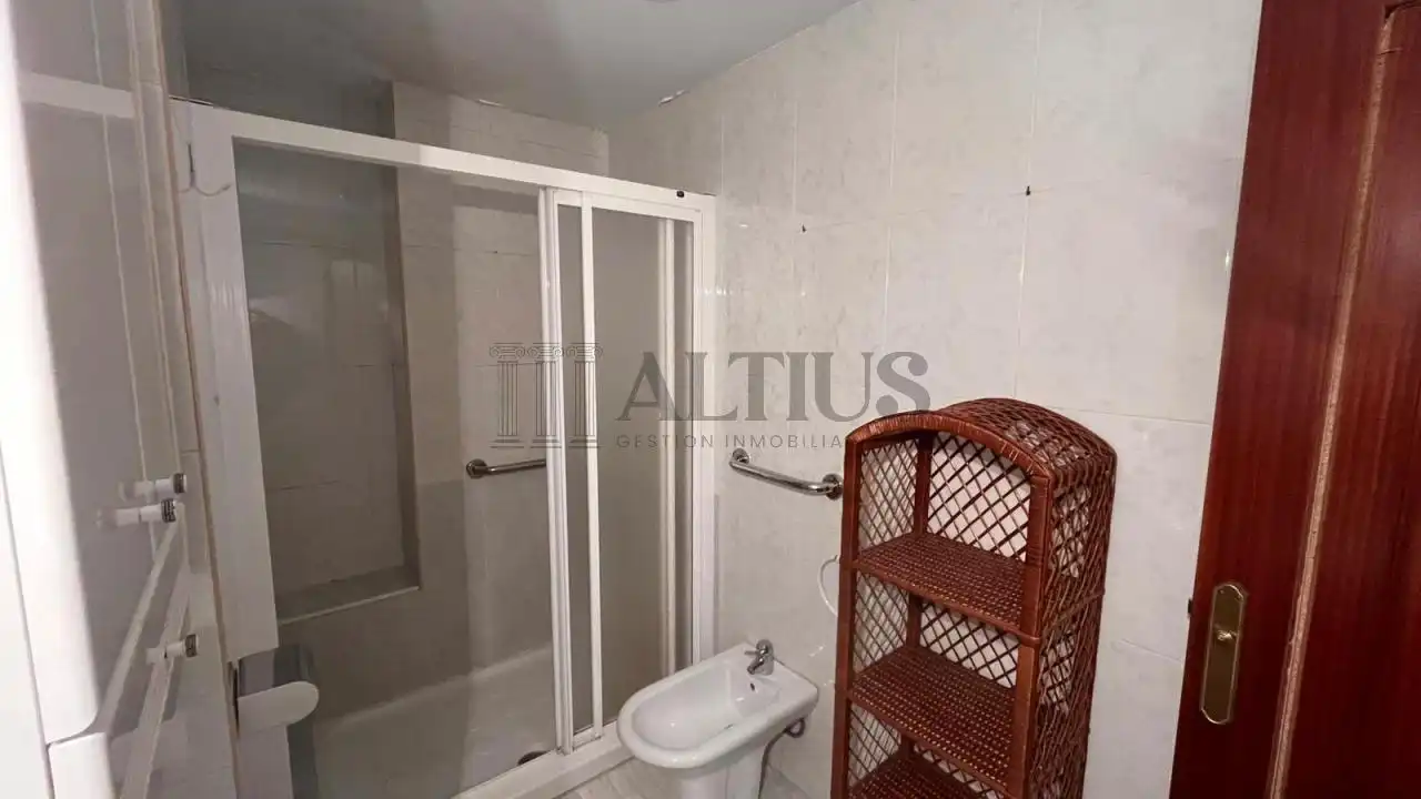 Bathroom of Flat for rent in A Estrada , Pontevedra