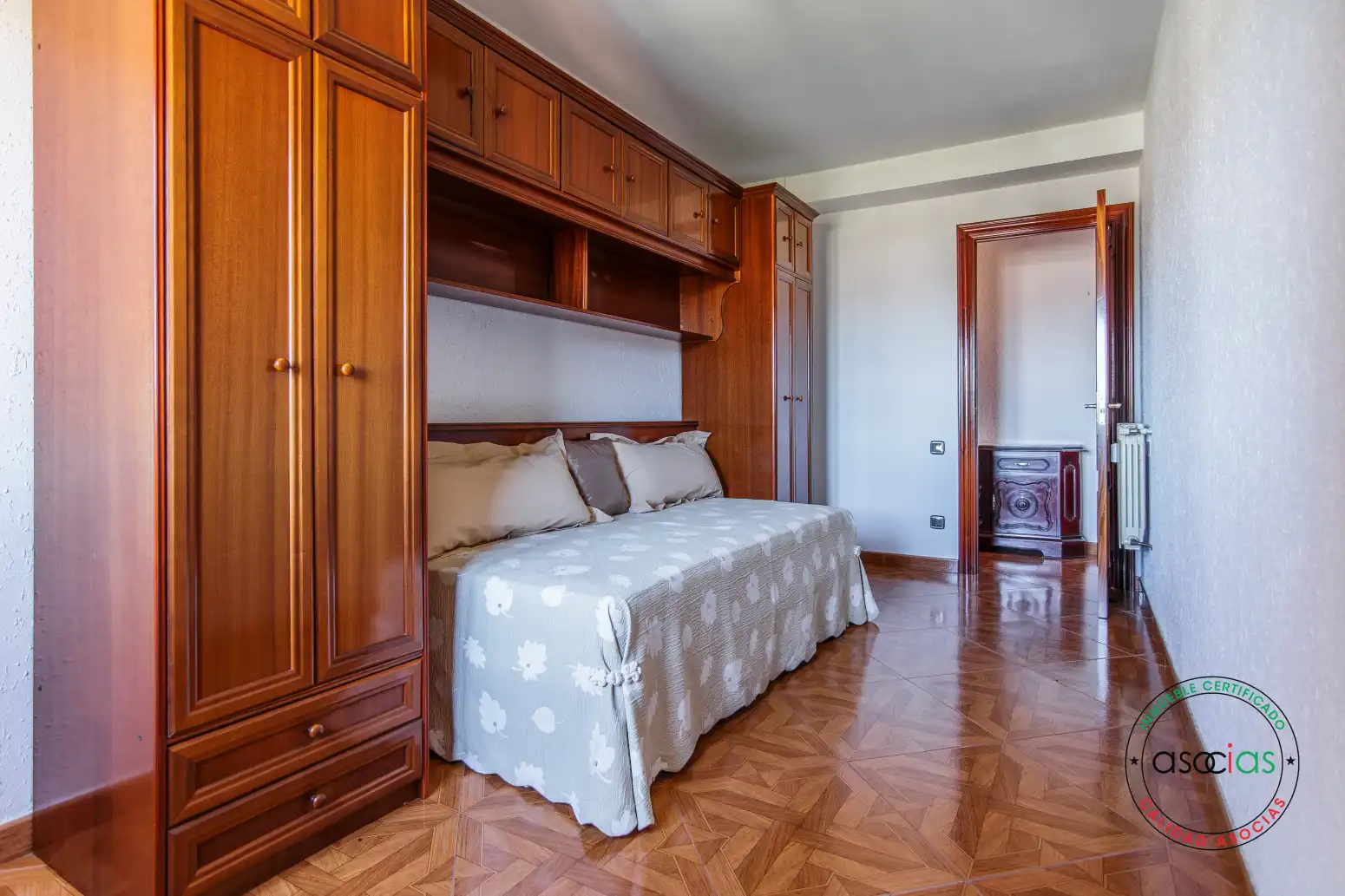 Habitación de Piso en venta en Gijón  con Calefacción y Jardín privado