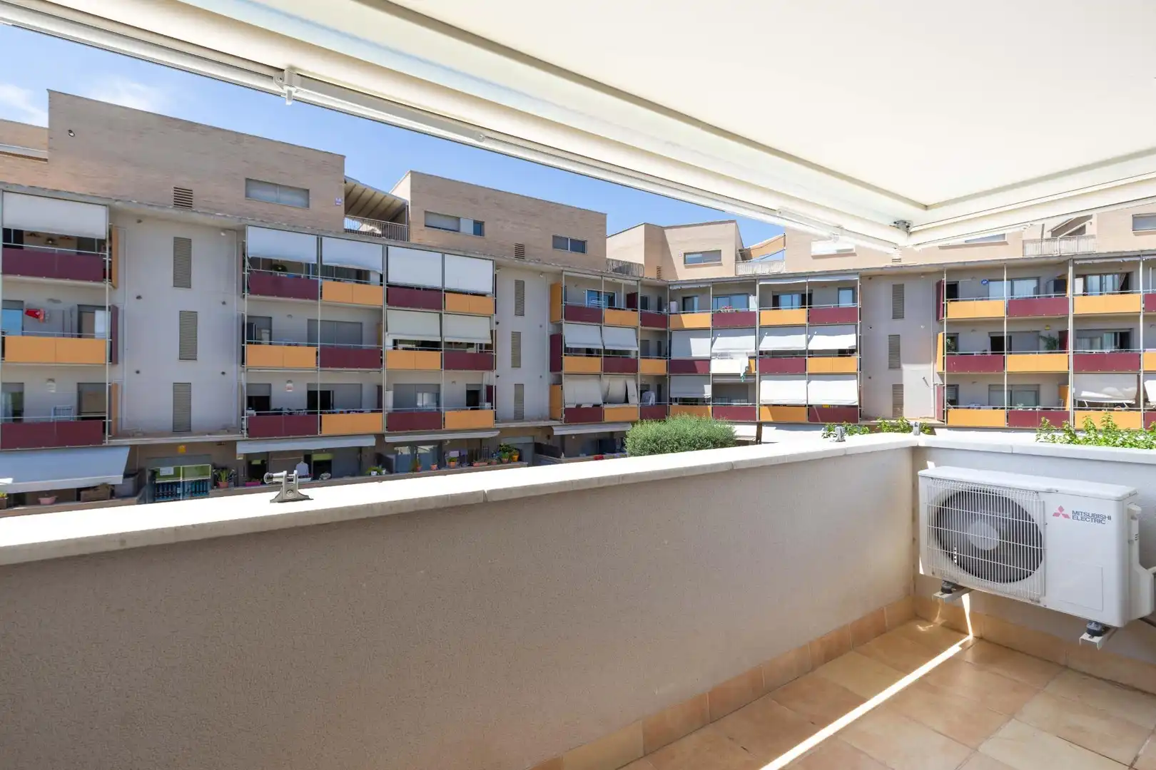 Terraza de Piso en venta en Terrassa con Calefacción y Piscina comunitaria