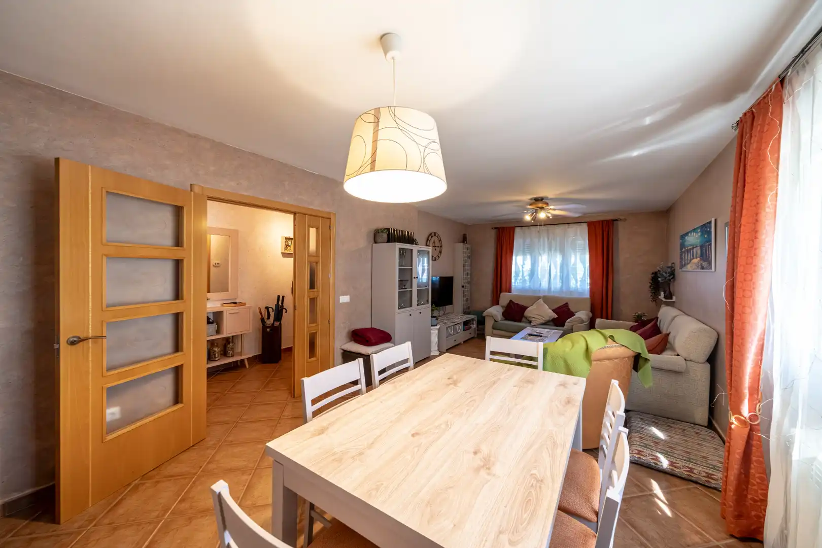 Sala de estar de Casa o chalet en venta en Chiloeches con Aire acondicionado, Calefacción y Jardín privado