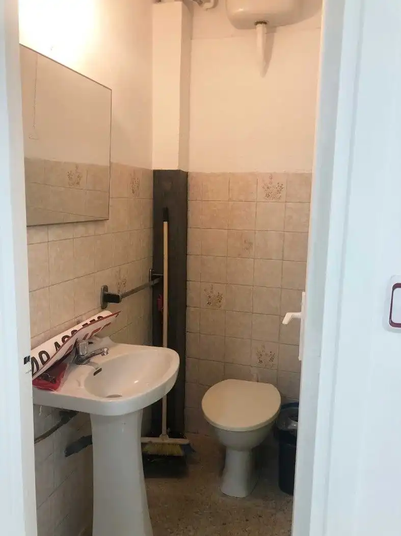 Baño de Local de alquiler en Sant Esteve Sesrovires
