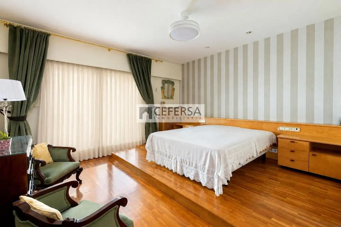 Schlafzimmer von Wohnung zum Verkauf in Barcelona mit Heizung, Parkett und Terrasse
