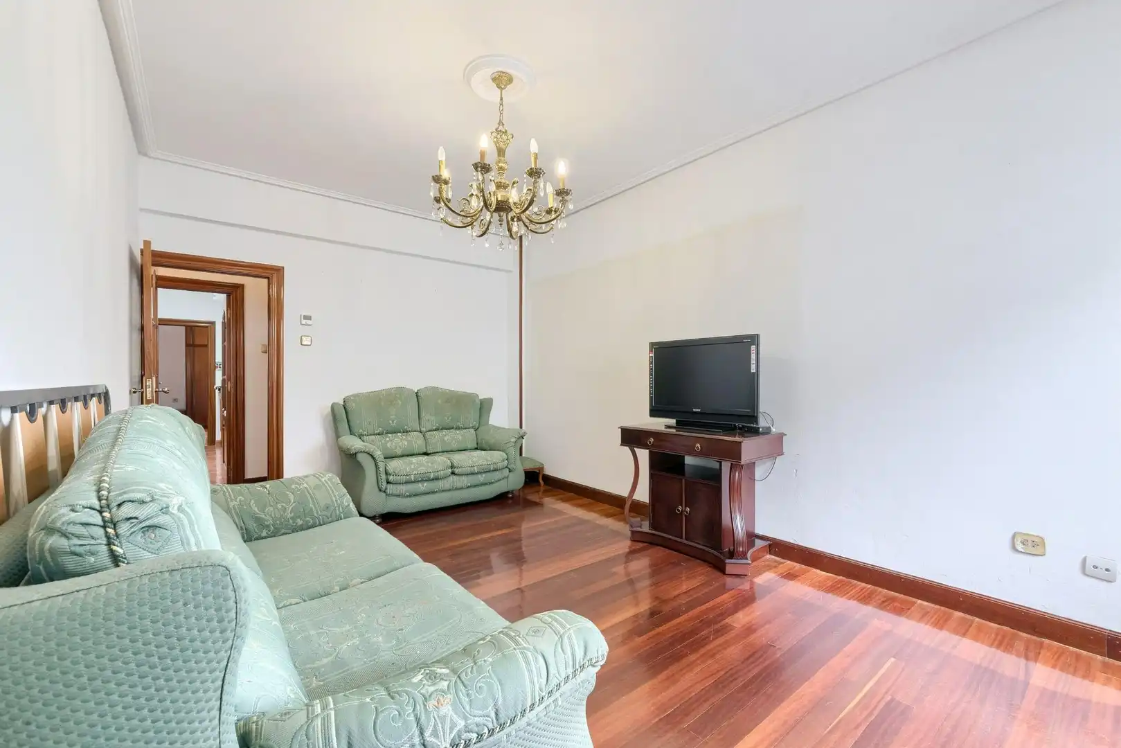 Sala d'estar de Pis en venda en Barakaldo  amb Calefacció, Jardí privat i Moblat