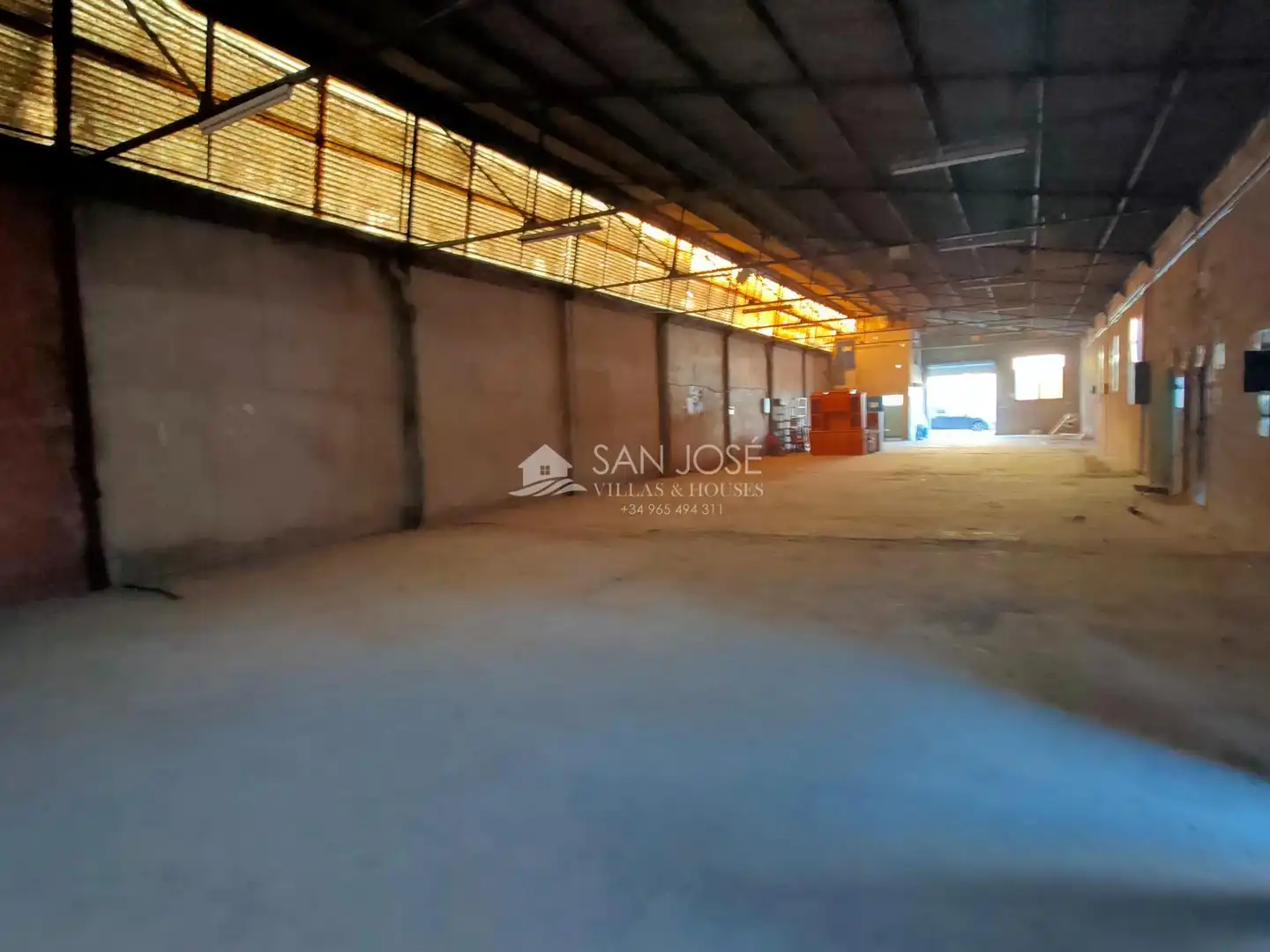 Nau industrial de lloguer en Aspe