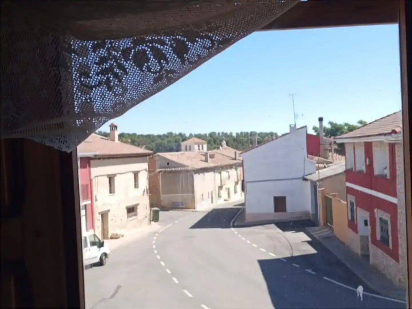 Vista exterior de Casa adosada en venda en Cubillas de Santa Marta amb Jardí privat, Traster i Moblat