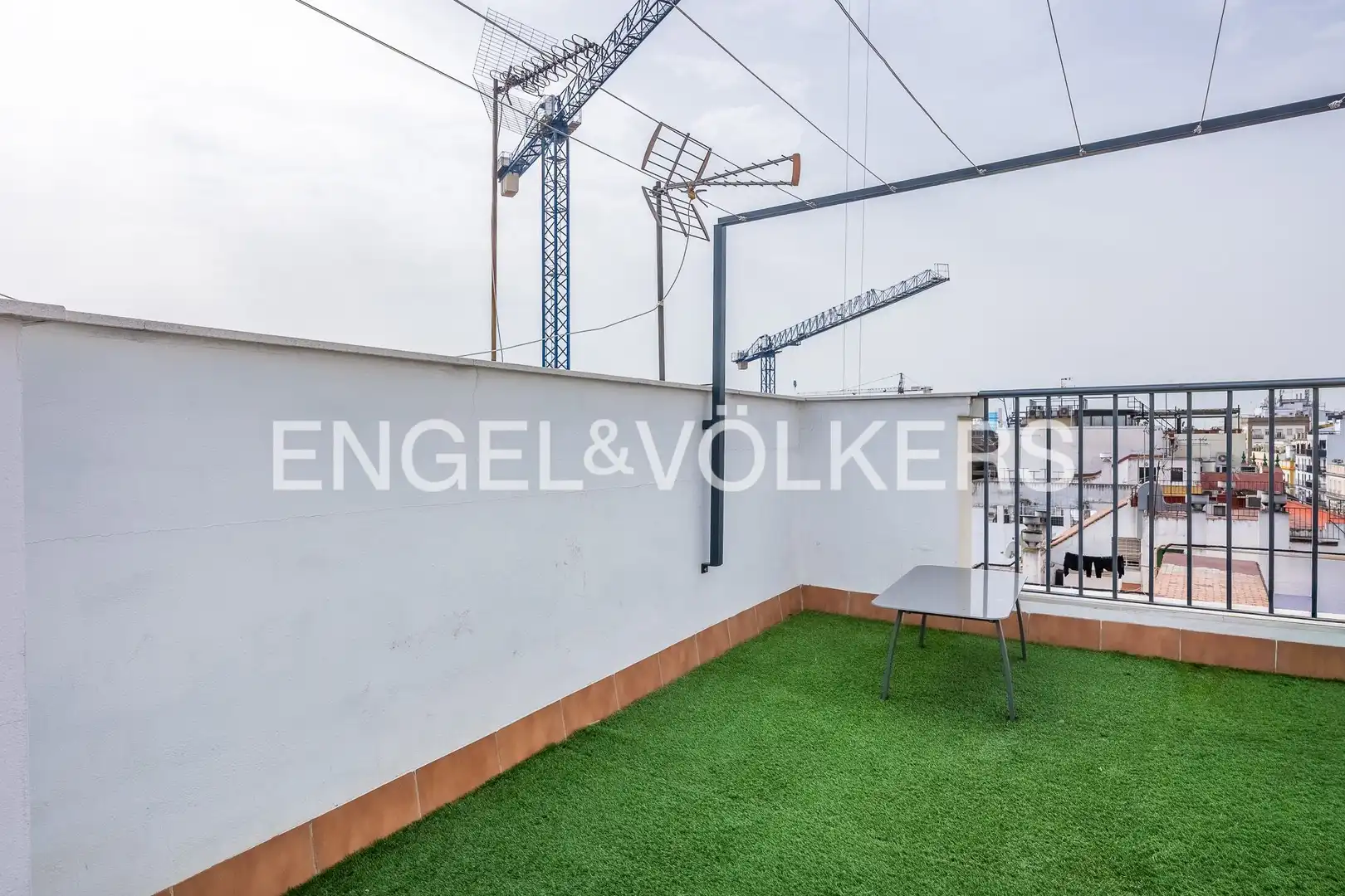 Terraza de Piso en venta en Sevilla con Calefacción