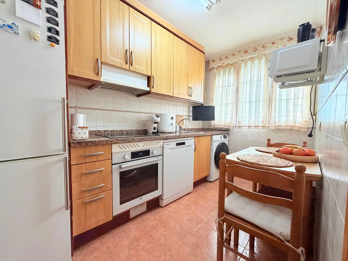 Cocina de Piso en venta en Avilés con Parquet, Trastero y Amueblado