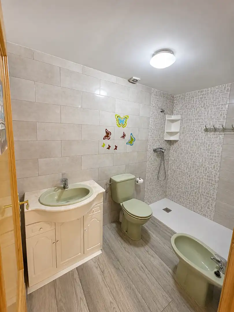 Bany de Casa o xalet en venda en Cáceres amb Jardí privat i Piscina