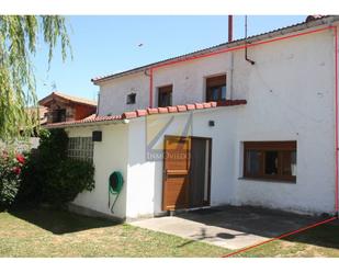 Exterior view of Single-family semi-detached for sale in Villamanín