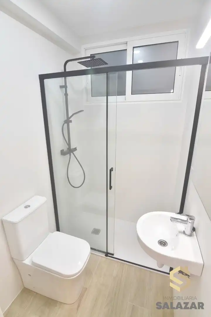 Baño de Piso de alquiler en Bilbao  con Calefacción