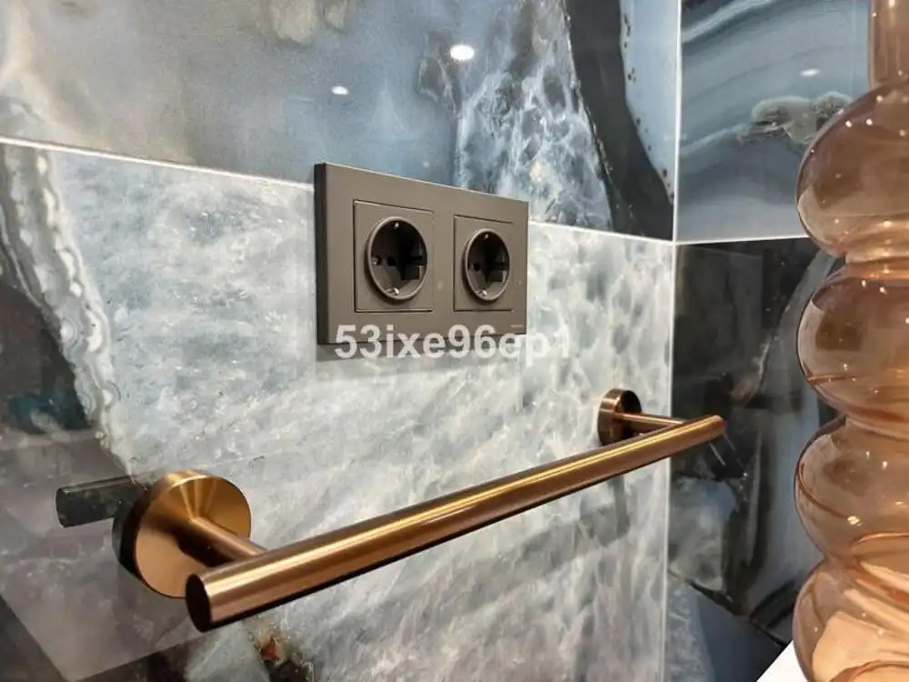 Baño de Apartamento de alquiler en Marbella con Aire acondicionado, Jardín privado y Terraza