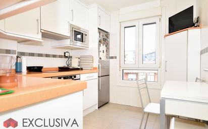 Kitchen of Flat for sale in Basauri 