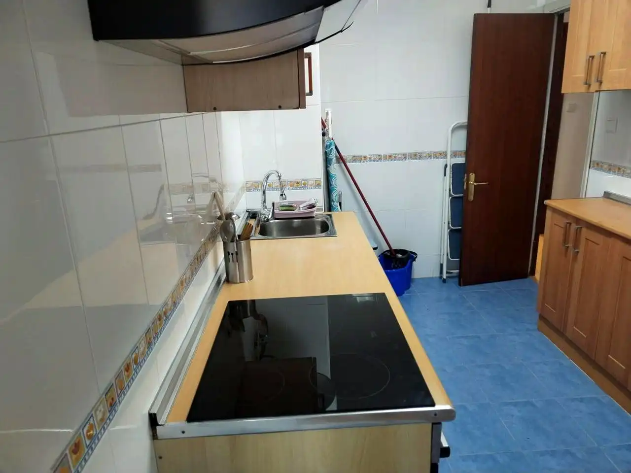 Cuina de Pis de lloguer en Gijón  amb Calefacció i Moblat