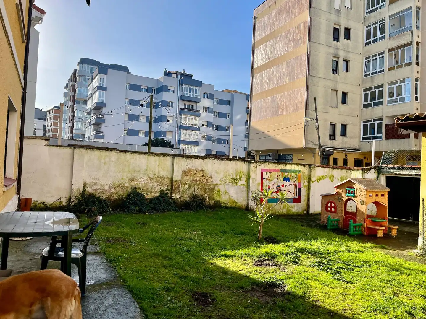 Vista exterior de Casa o xalet en venda en Castrillón amb Calefacció, Jardí privat i Terrassa