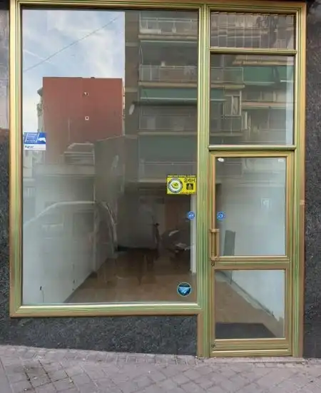 Vista exterior de Local de lloguer en Madrid amb Alarma