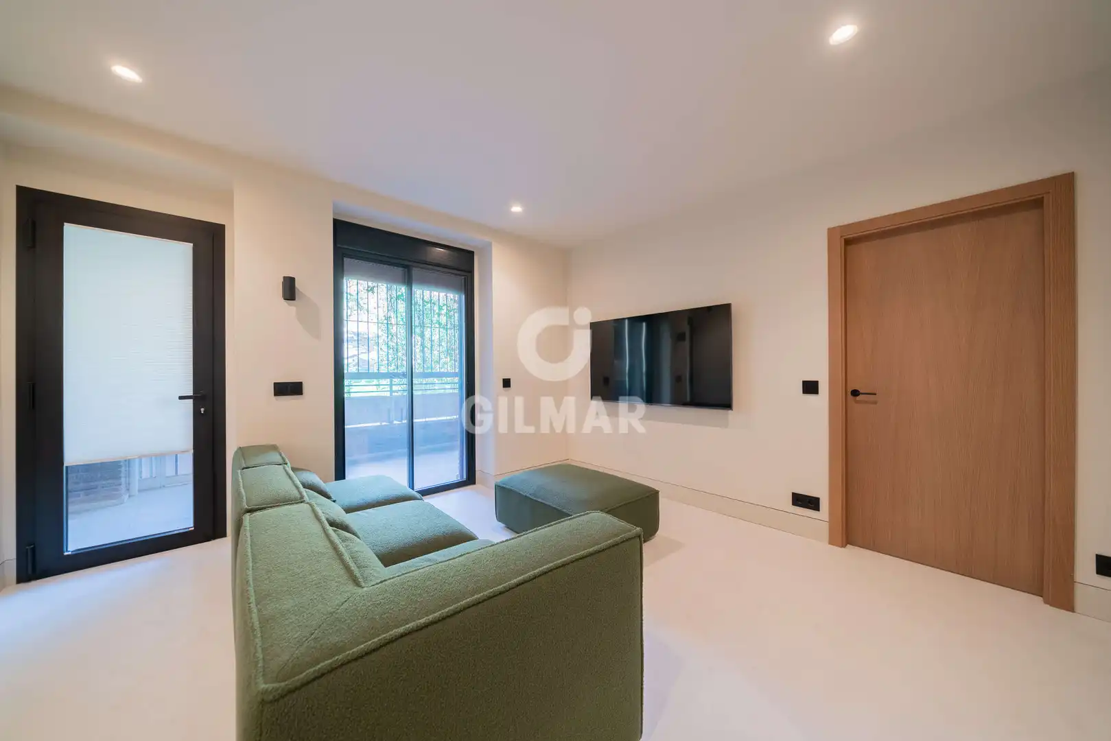 Exterior view of Flat for sale in Madrid  with Heating, Furnished and Balcony