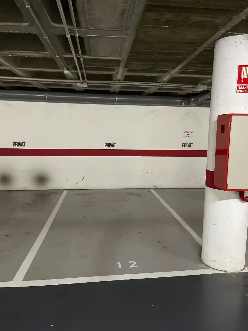 Einzelparkplatz mit Aufzug zur Miete in Carrer Bisbe Lorenzana 11