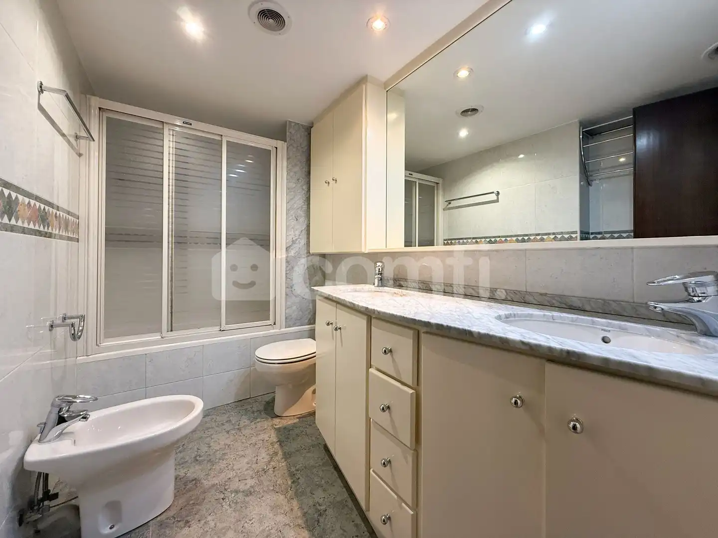 Flat for rent in Anglí, Les Tres Torres