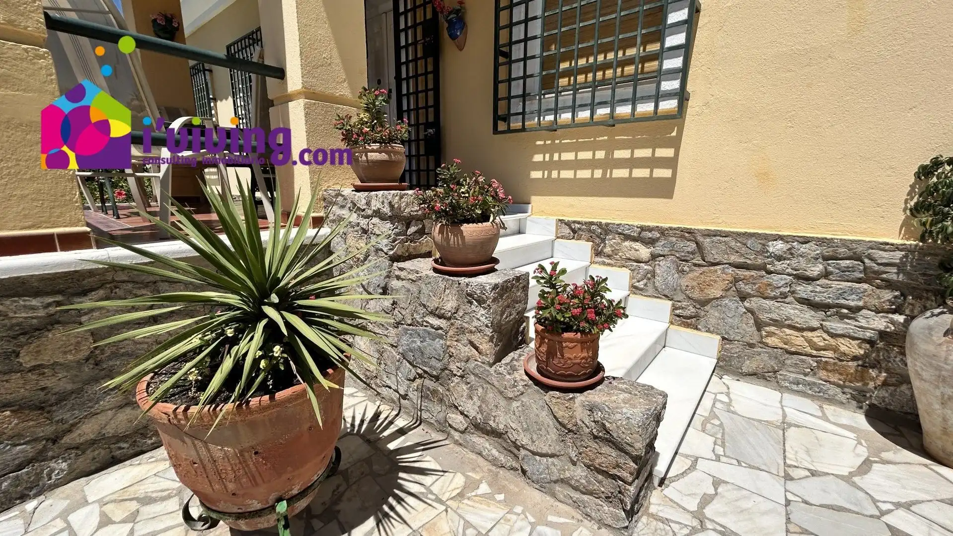 Garden of Houses for rent in Cantoria