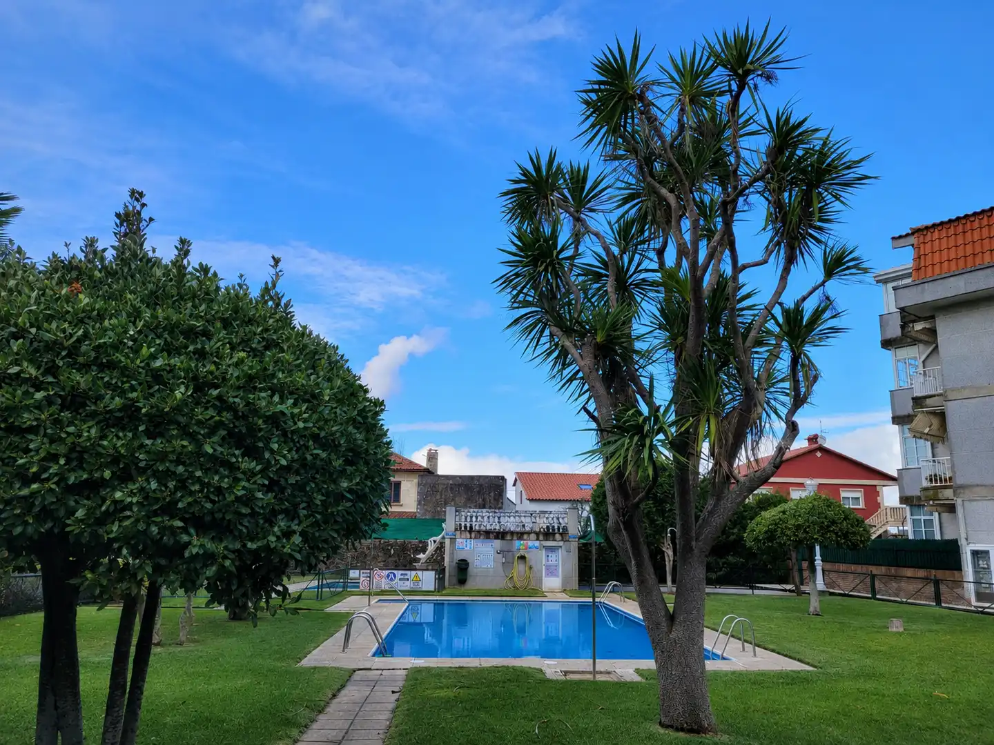 Piscina de Pis de lloguer en Vigo  amb Calefacció, Parquet i Forn