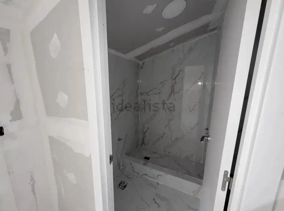Bany de Casa adosada en venda en Rafelbuñol / Rafelbunyol amb Aire condicionat, Jardí privat i Terrassa