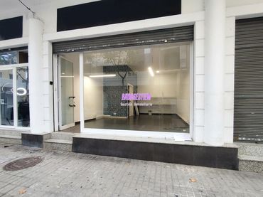 Local comercial en alquiler en Montigalà - Sant Crist