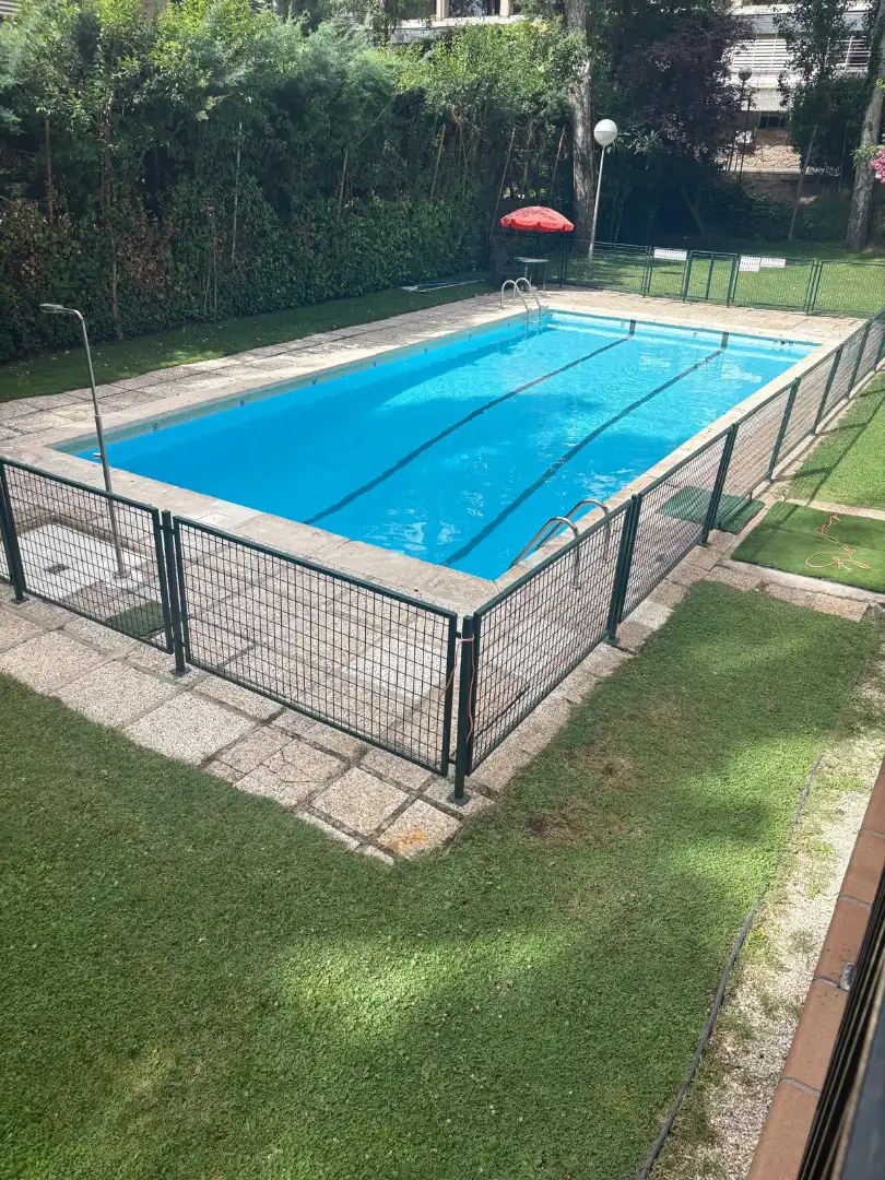 Piscina de Estudi de lloguer en Madrid amb Calefacció, Rentadora i Microones