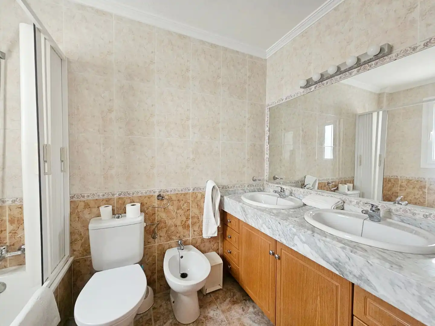 Baño de Piso en venta en Orihuela con Calefacción y Piscina comunitaria
