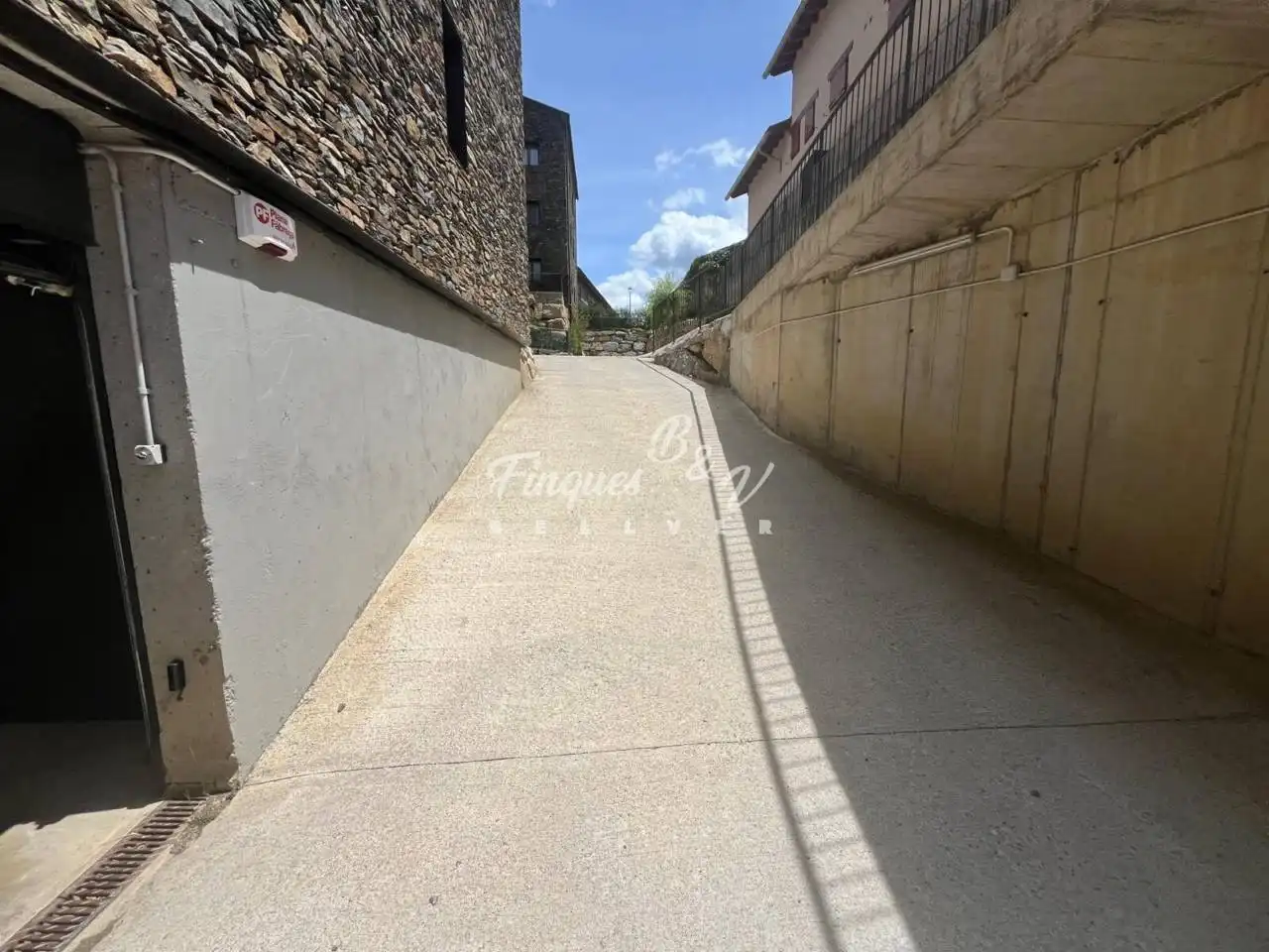 Parkplatz von Wohnungen zum Verkauf in Bellver de Cerdanya mit Klimaanlage, Heizung und Parkett