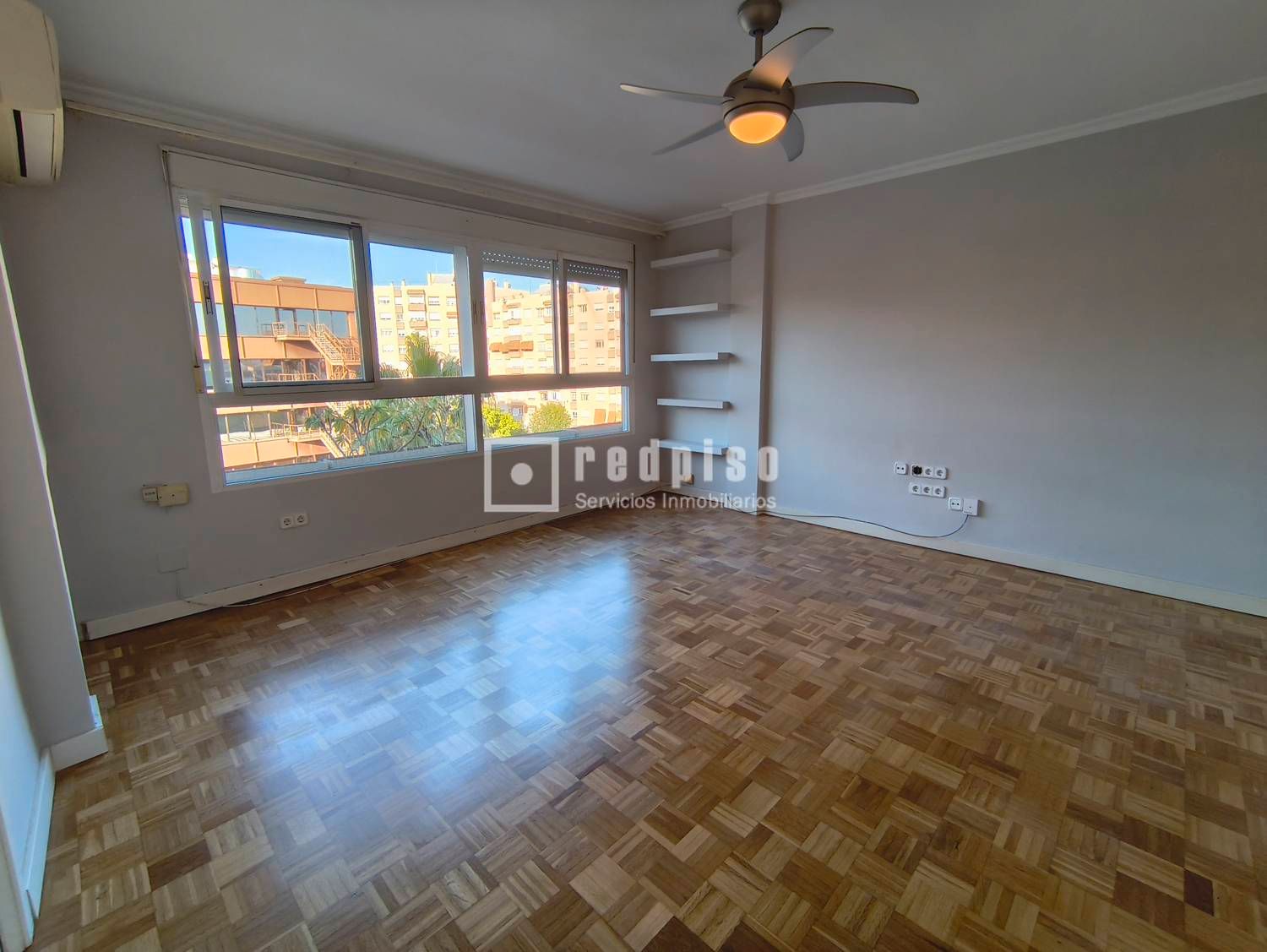 Habitación de Piso de alquiler en  Sevilla Capital con Aire acondicionado y Parquet