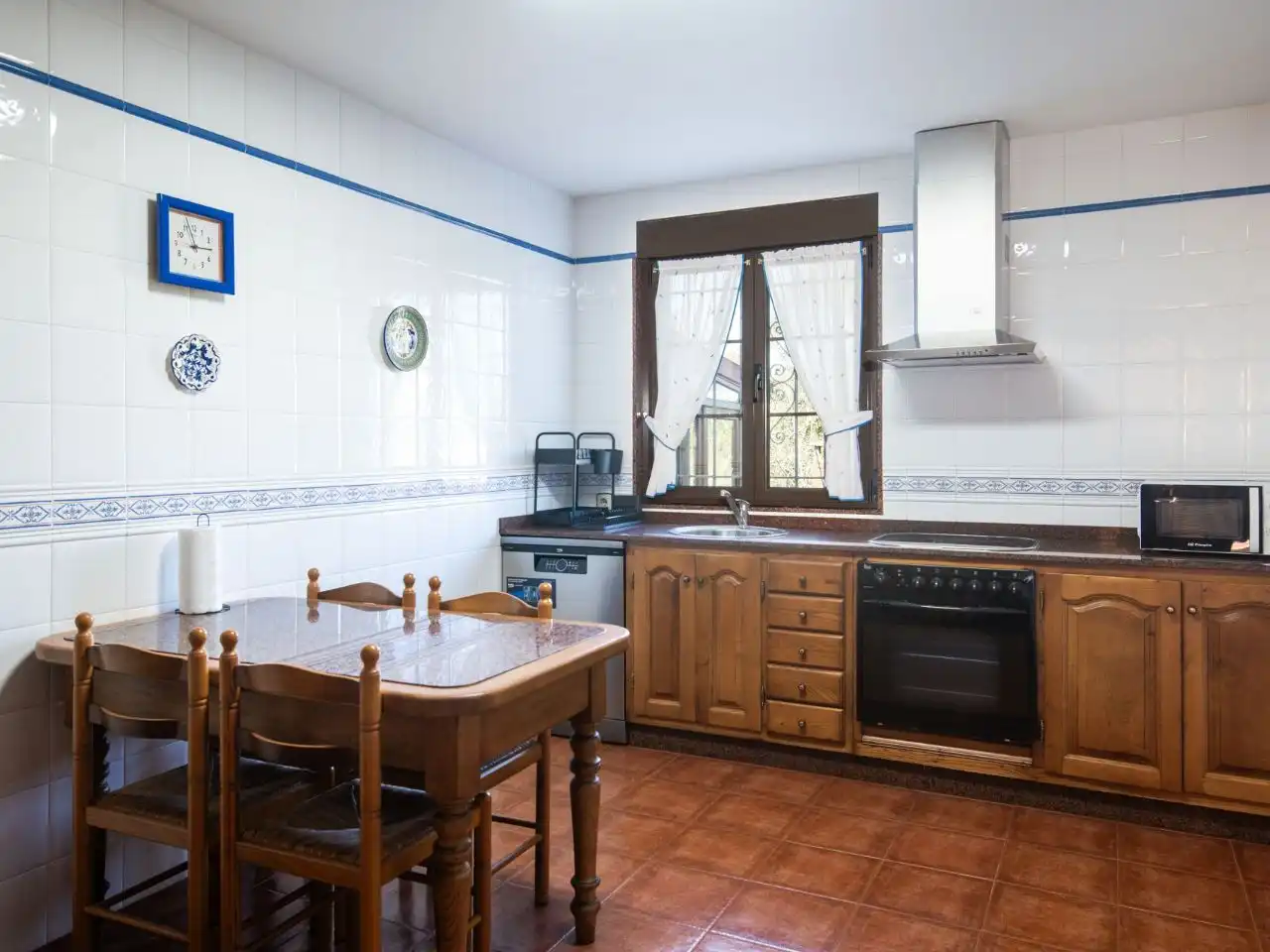 Maison mitoyenne à louer à Поо 285, imagen 2