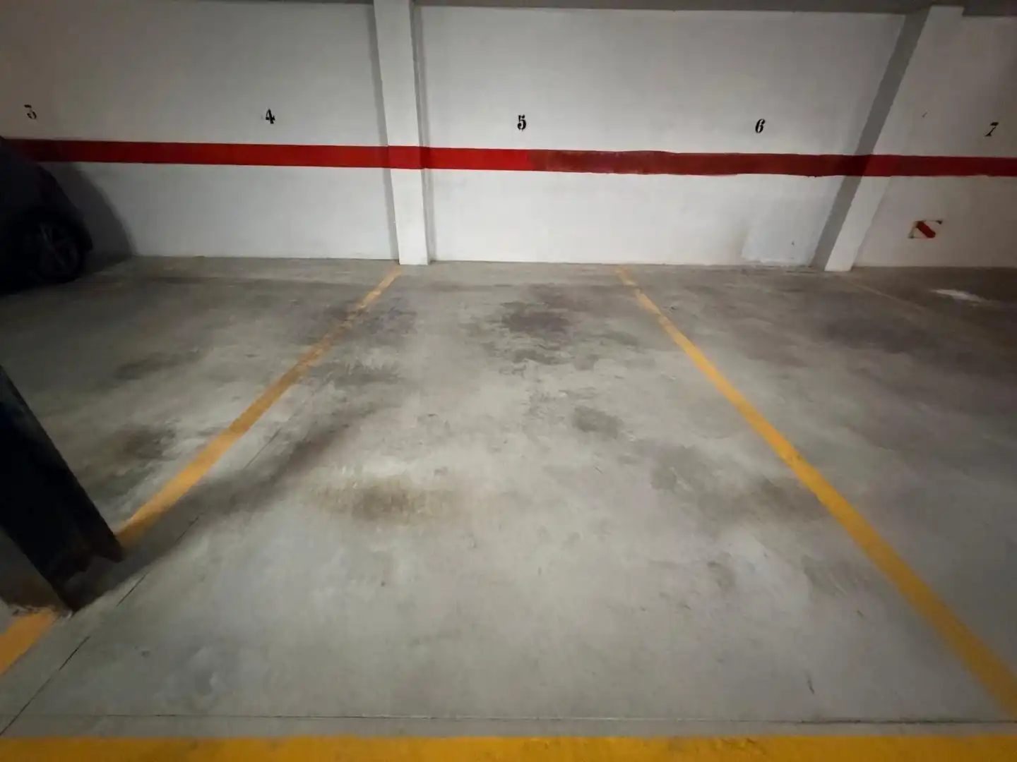 Garage for rent in Loja