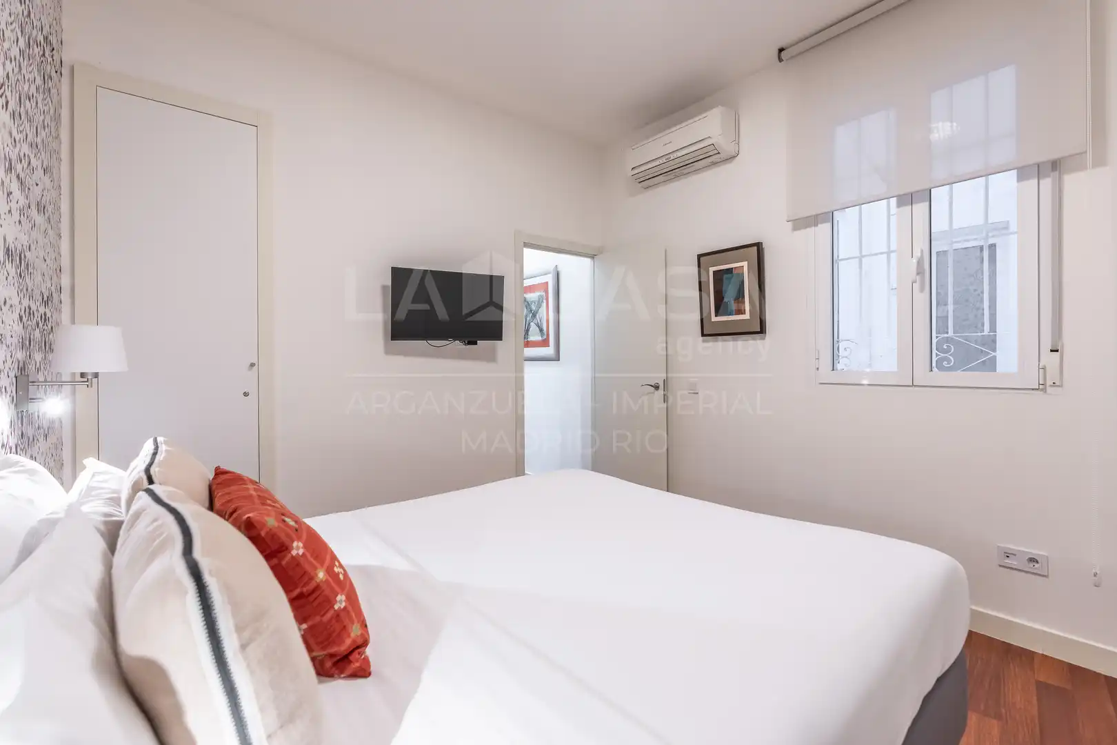 Habitación de Planta baja en venta en Madrid con Calefacción