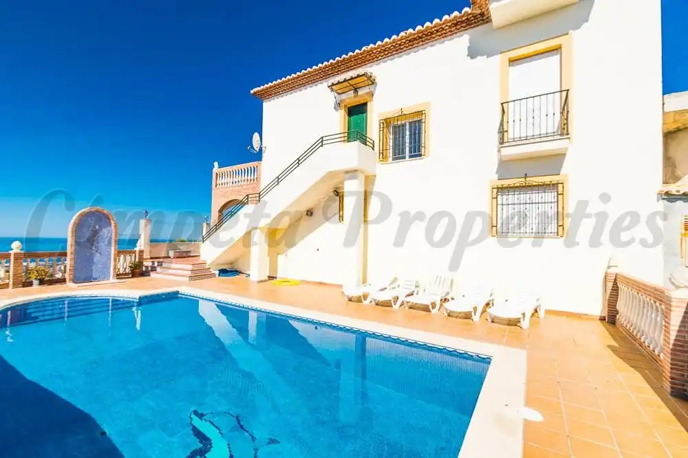 Casa con piscina in vendita a Torrox Pueblo, imagen 2