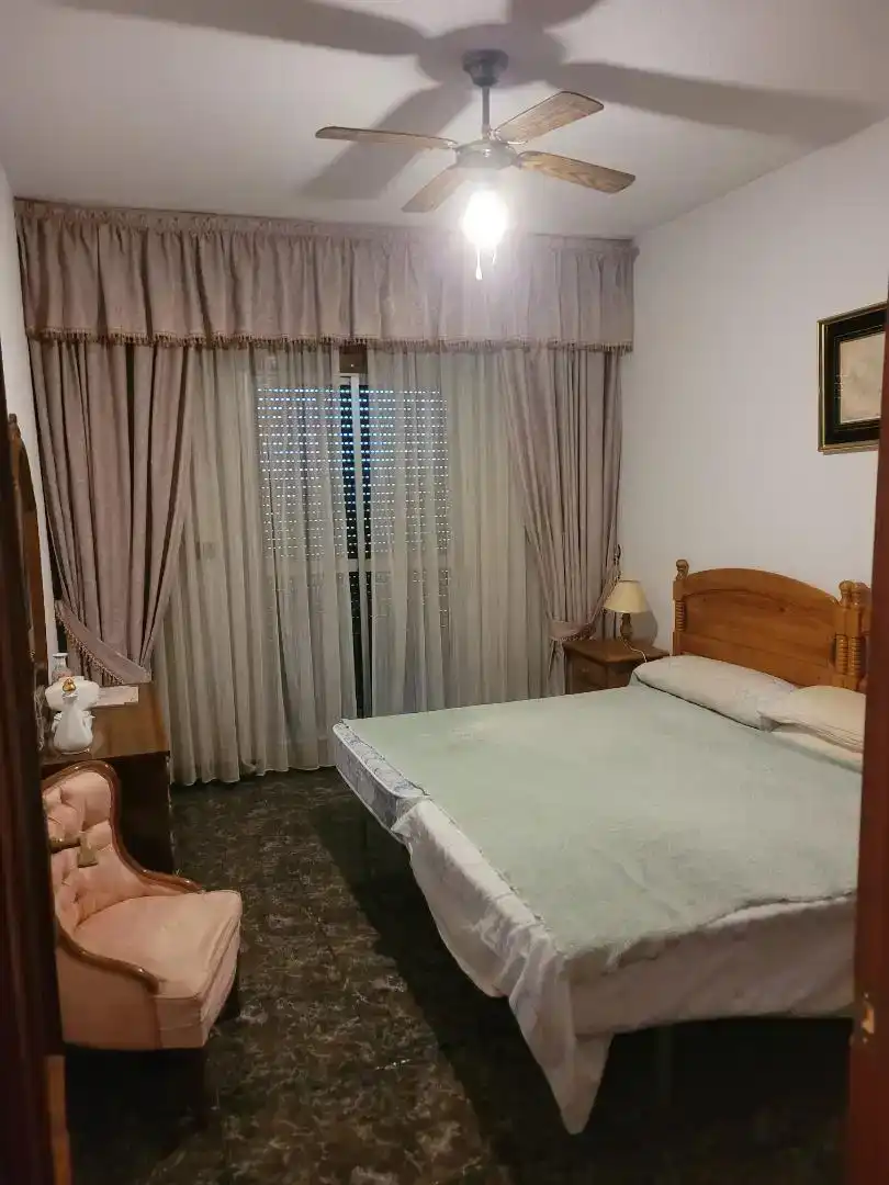 Dormitori de Casa o xalet en venda en Fuente Vaqueros amb Balcó